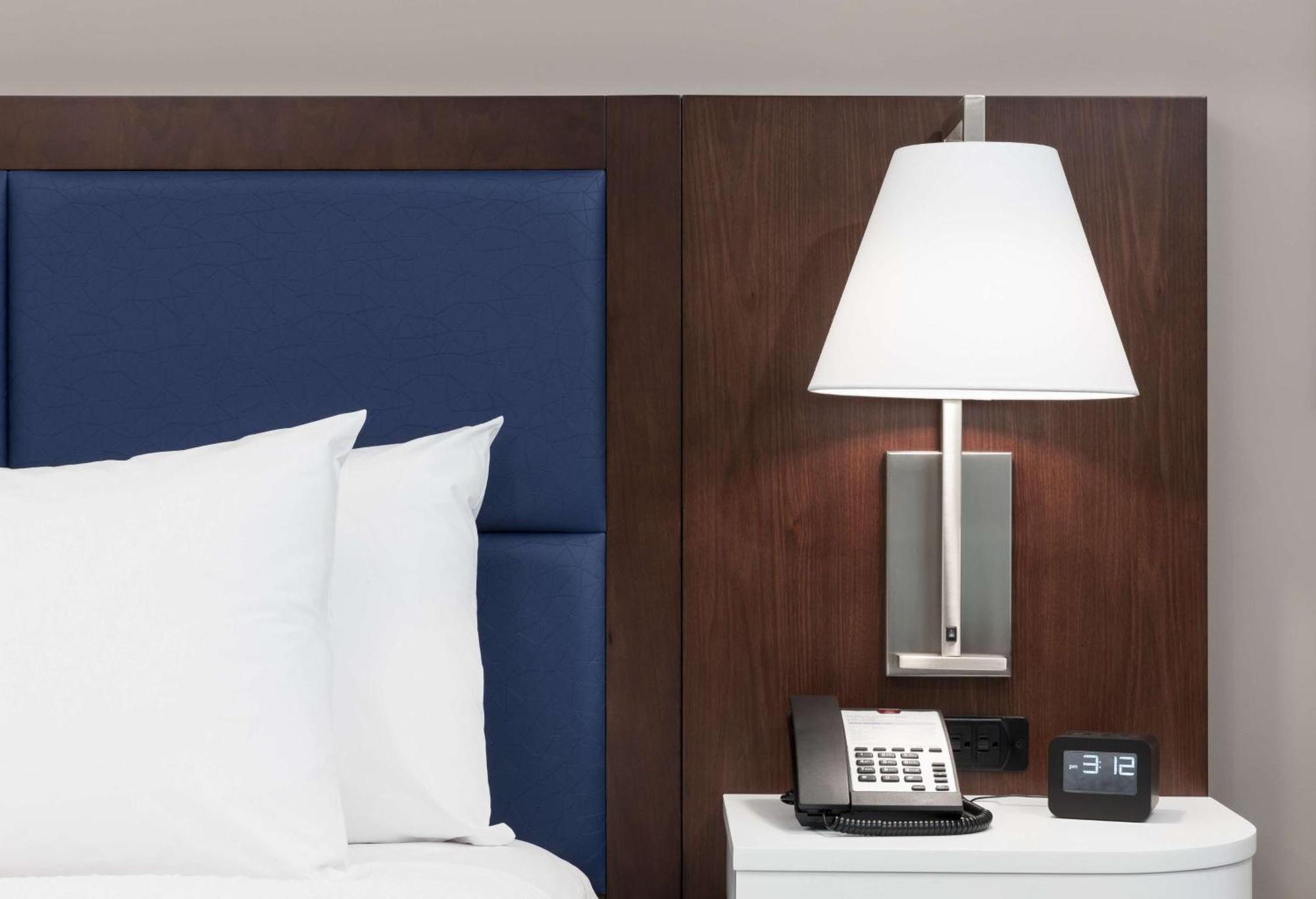 Hampton Inn & Suites Phoenix Downtown Экстерьер фото